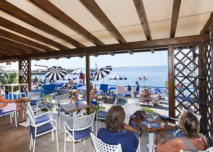 فندق Dama Bianca دوينو